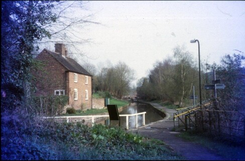 ASH-22 Coalport Canal, foot of Hay Incline Plane, 1-Apr-2005