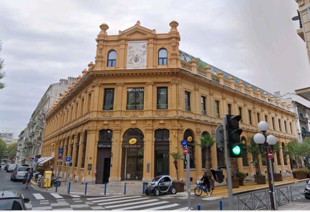 The First Generation Electric Tramways of Nice again. Four of the Urban